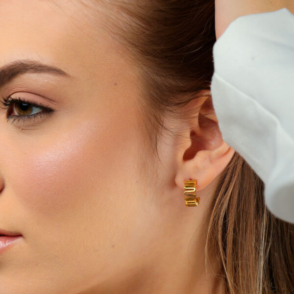 Brinco Zig Zag Folheado Ouro 18K